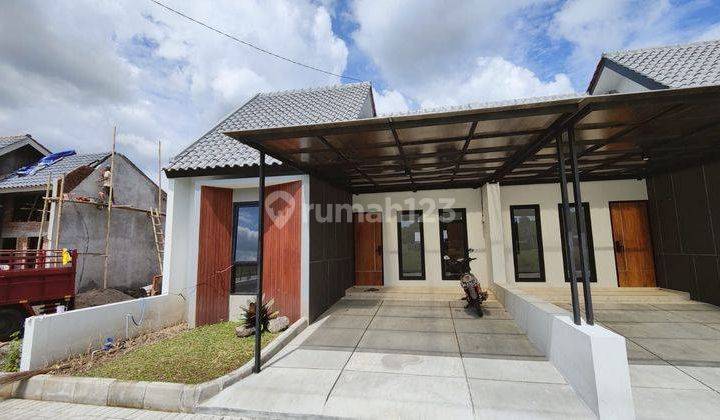 Rumah Modern Ada Kolam Renang Sleman Dekat Kampus Uii Terpadu 1