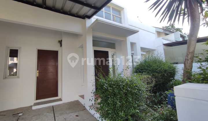 Nice House In Graha Carissa, Graha Raya Bintaro Jaya 2