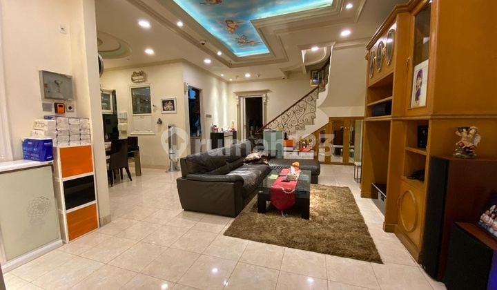 Rumah cantik permata Buana Luas 144 M2 3 lantai Jakarta 2