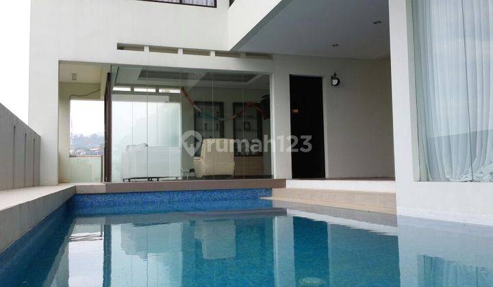 Rumah Cakep Ada Kolam Renang di Mainroad Resor Dago Pakar 2