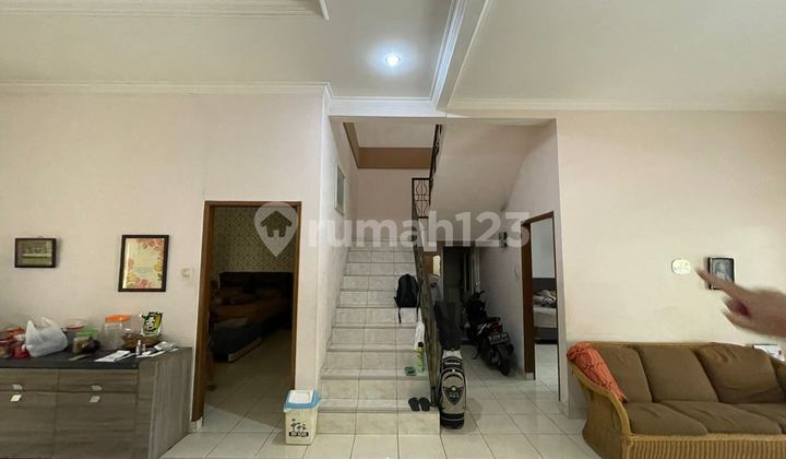 Comfortable Luxury House in Batununggal Indah, Bandung 2