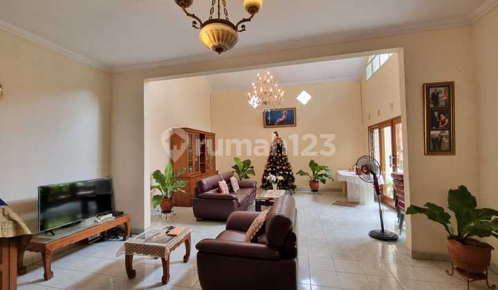 Ready-to-Occupy Home, Within a Cluster and Well-Maintained Condition @Villa Dago Pamulang 2