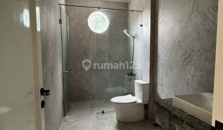 RUMAH DI  AREA JAKARTA SELATAN BRAND NEW SIAP HUNI , 2 LANTAI , SHM 1