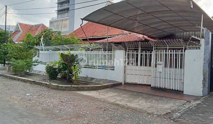 Rumah di Jl. Legundi, Surabaya Pusat, Lokasi Strategis, Terawat, Bisa untuk rumah tinggal/Kantor 2