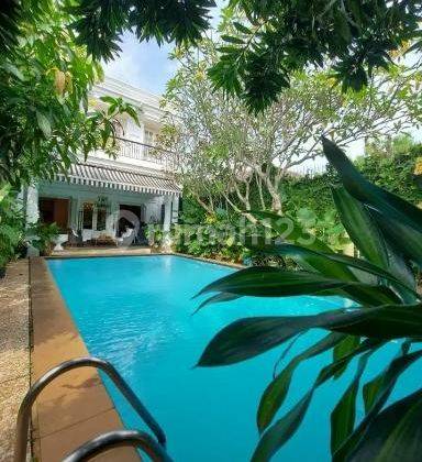 Rumah Mewah dengan Kolam renang di Cilandak, Jakarta Selatan 1