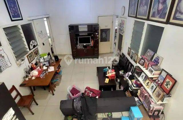 ANA*RUMAH JELAMBAR KONDISI TERAWAT UK 10X15M² 2