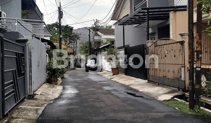 Rumah Tanjung Duren 2 Lantai, Semi Furnished, Dekat Gerbang Tol 2