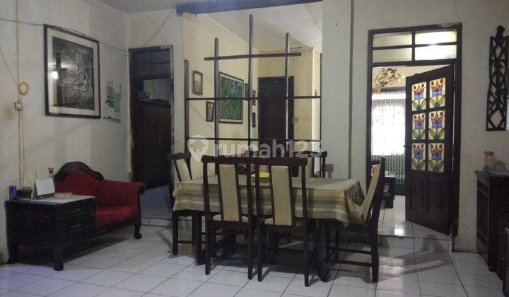 Rumah Bagus Unfurnished Sertifikat Hak Milik di Jl srimahi , Bandung 1