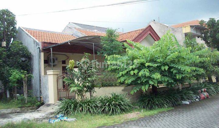 Rumah di Rungkut Asri Surabaya, Bagus + Terawat, Row Jalan Lebar + Paving - MG - 2