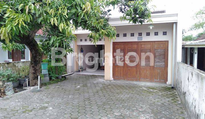 RUMAH ISTIMEWA 2 LANTAI DI TENGAH KOTA JOMBANG 1