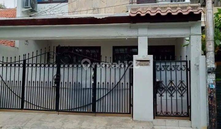 Rumah Bagus Siap Huni Semi Furnish di Daerah Benhil Jakarta Pusat 1