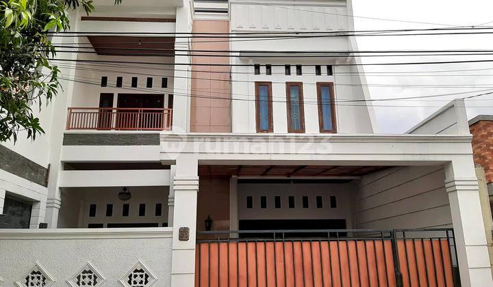 Rumah Dalam Kompleks Elite Dekat Mall Pejaten Vill dan Kemang 2