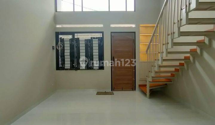 Rumah Baru  2 Lantai Di THI 2