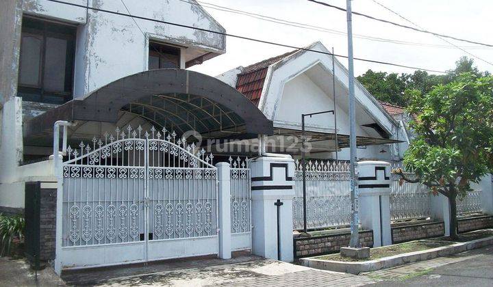 Rumah di Kertamenanggal Surabaya, Bagus + Terawat, Row Jalan Lebar, Siap Huni 1