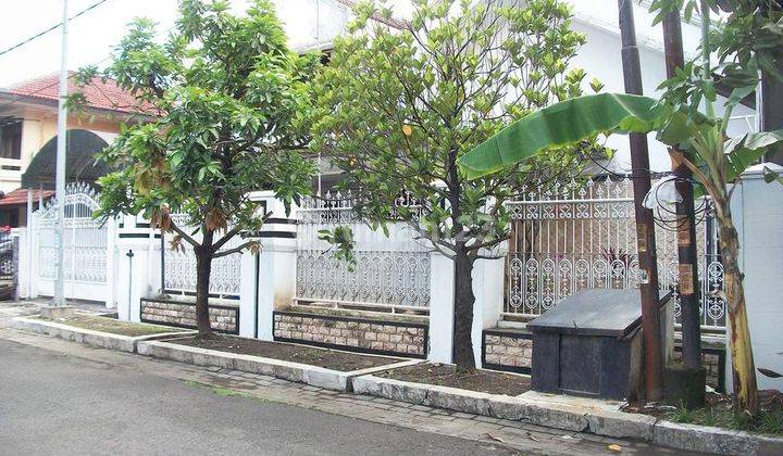 Rumah di Kertamenanggal Surabaya, Bagus + Terawat, Row Jalan Lebar, Siap Huni 2