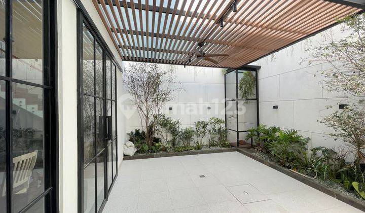 Rumah Minimalis Modern Singgasana Pradana 2