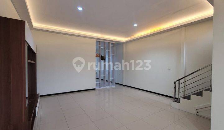 Minimalist Home In Mekarwangi