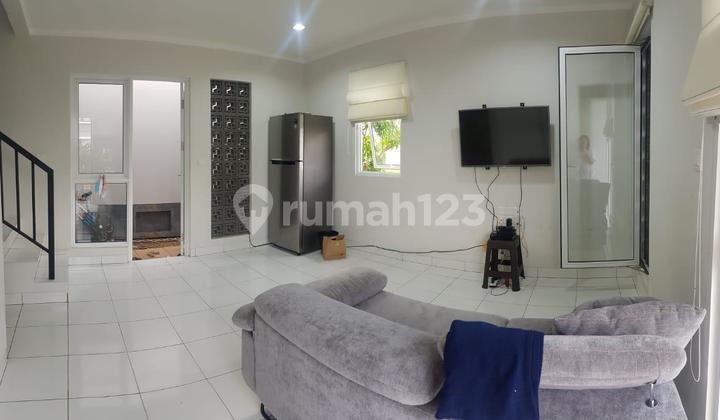 RUMAH  DAYANA JELITA CORNER SUMMARECON BANDUNG