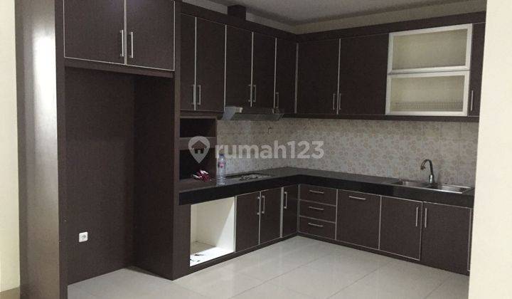 rumah minimalis modern di victoria park karawaci tangerang 2