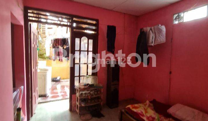 JUAL CEPAT RUMAH TERAWAT 1.5LANTAI DI KADIPIRO SURAKARTA DEKAT UNISRI 2