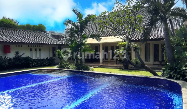 Dijual Cepat Kemang Rumah Asri Halaman Luas, Harga Nego