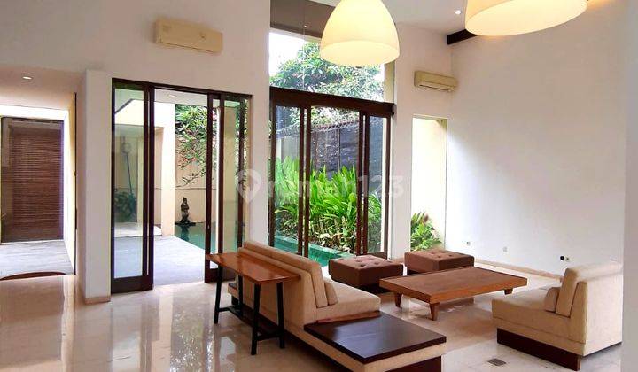 Balinese modern houses compound in Antasari area. Only 10 minutes from Simatupang tolroad 1