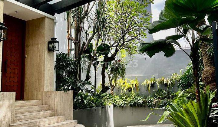 RUMAH  FF AREA MENTENG LOKASI PRIME SIAP HUNI 1