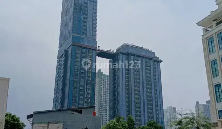 Rumah keren di jalan thamrin sudirman samping grand Indonesia 2