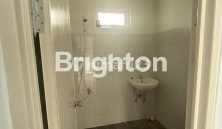 RUMAH CANTIK SIAP HUNI. BANGUNAN 1 LANTAI. 2