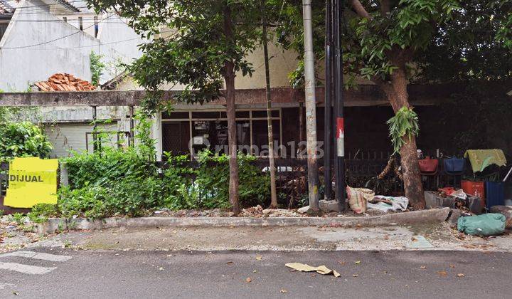 Rumah Tua Lokasi Strategis di Gunung Sahari S6041 1