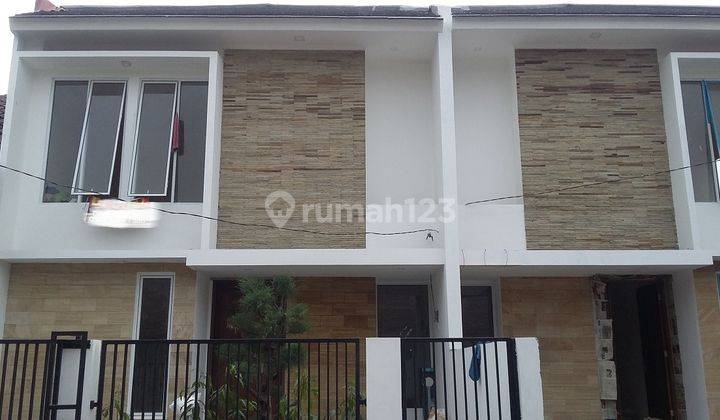 Rumah Baru Hoek Di Pasar Minggu Semi Kompleks 1