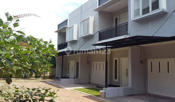 Rumah Dalam Cluster Jatipadang Kondisi Baru &amp; Strategis 1