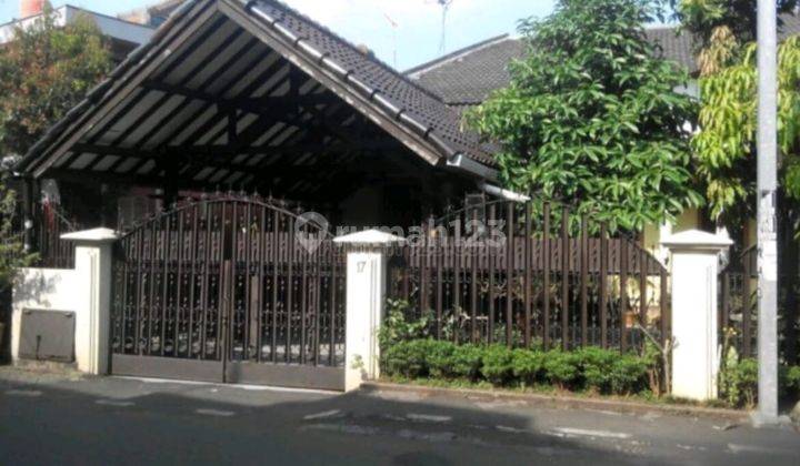 Rumah di Utan Kayu, Jakarta Timur 1