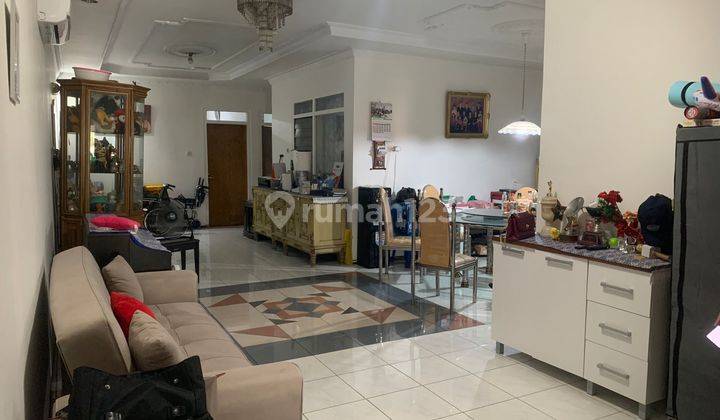 Rumah Lokasi Strategis di Komplek Cenghay Jatinegara S5661 1