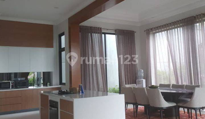Dijual Rumah Villa Setiabudi Regency 2 Lantai Terawat Luas Kebun Indah Banyak Taman Dan Udara Sejuk Dijual Rumah Villa Setiabudi Regency 2 Lantai Terawat Luas Kebun Indah Banyak Taman Dan Udara Sejuk