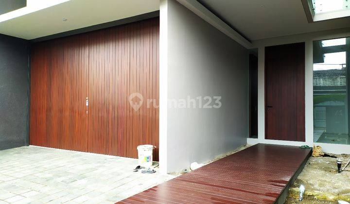 Rumah Baru Minimalis Tropis di Setrasari Kulon 2