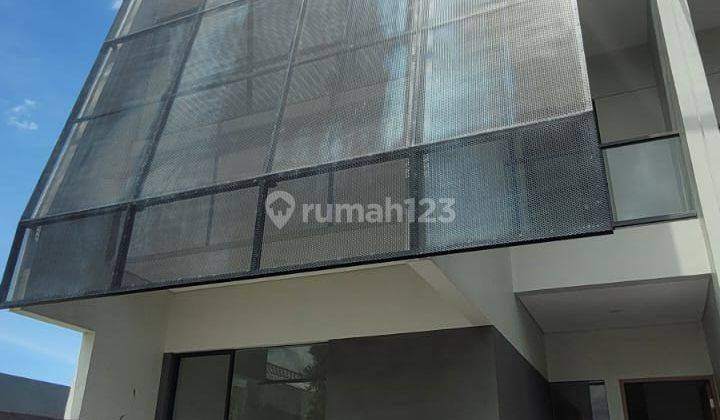 Dijual Rumah Baru 2lantai di Setraduta Grande 1