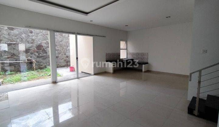 Rumah 2 Lantai Bagus Unfurnished SHM di Geger Kalong, Bandung 1