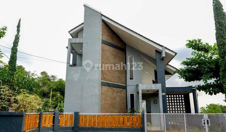 RUMAH 2 LANTAI VIEW MEMANJAKAN MATA JATI HANDAP BANDUNG 1