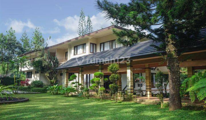 Villa 3 lantai plus Lapangan Golf Mini Cisarua Bogor,Jawa Barat 1