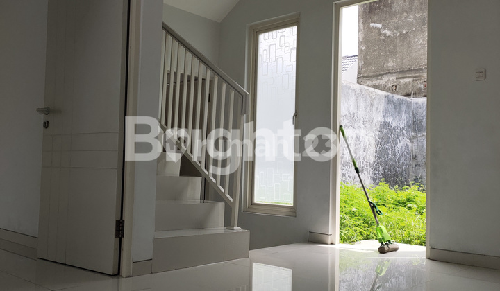 Puri Surya jaya, Valencia strait 2