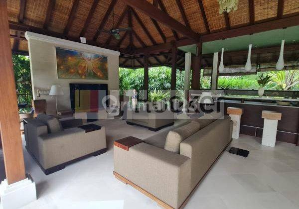 Cozy Villa In Beraban With Big Garden And Swimming Pool Close To Nyanyi Beach 1