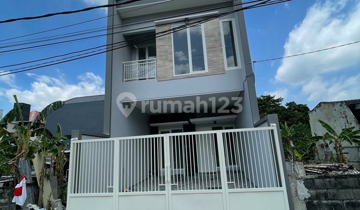 RUMAH BARU GRESS 100% DITENGAH SURABAYA BARAT
