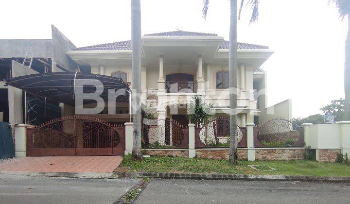 Rumah Klasik Pakuwon Indah Dekat Citraland, Graha Family 1