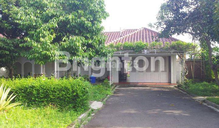 RUMAH CANTIK IDAMAN KELUARGA DENGAN HALAMAN YANG LUAS COCOK UNTUK KELUARGA BESAR 1