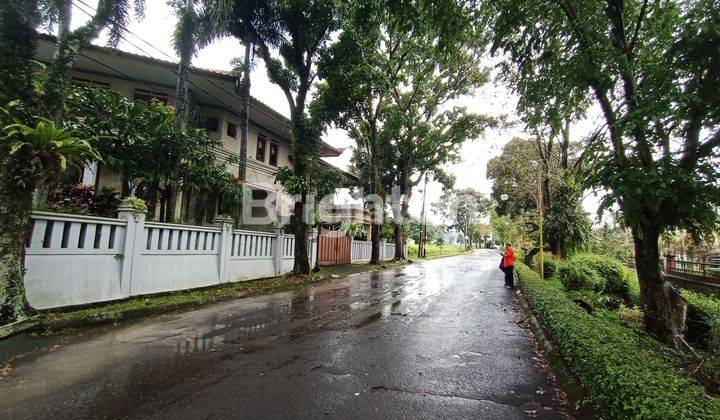 RUMAH CANTIK MEWAH DI HOOK ADA SWIMMING POOL HALAMAN LUAS SUPER NYAMAN 2