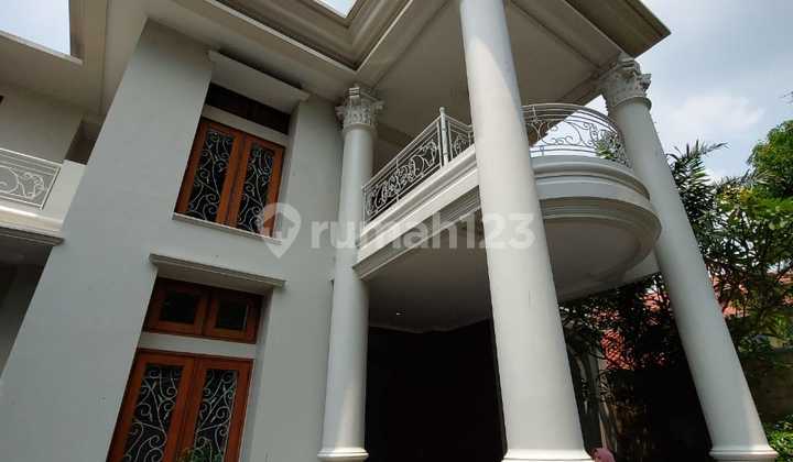 Rumah di Darmawangsa