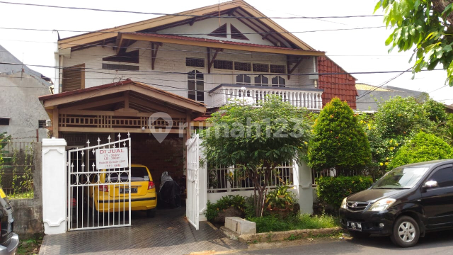 Rumah dilingkungan asri Komp. PTB-Kavling DKI Jl.Pondok Kelapa 2 Jakarta timur