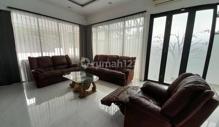 Rumah Minimalis Modern di Komplek Setra Duta, Bandung Kota 2