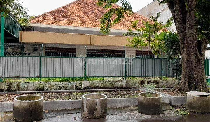 RUMAH HOOK NOL JALAN DI PUSAT KOTA SURABAYA 2